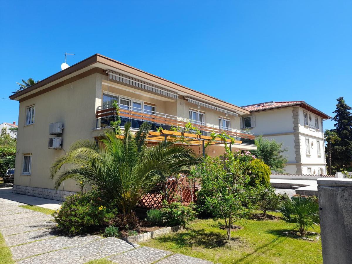 Apartments Orange Lovran Exterior foto
